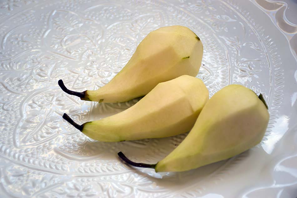 Pears with chocolate and ouzo