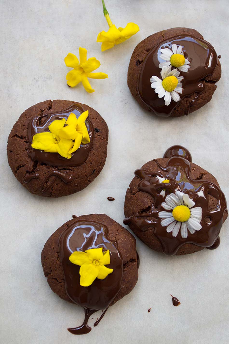 Vegan Chocolate Cookies With Edible Flowers