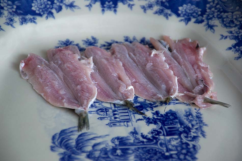 Marinated raw anchovies